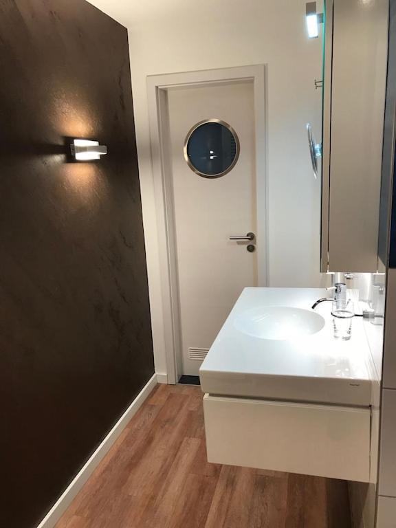 Exclusive Fewo In Warnemuende, 150M To The Beach, 2 Bathrooms, 2 Bedrooms, Sauna, Wifi And Much More. Rostock Eksteriør bilde