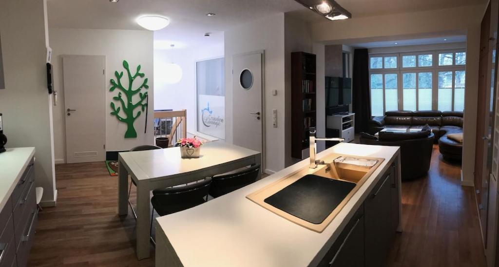 Exclusive Fewo In Warnemuende, 150M To The Beach, 2 Bathrooms, 2 Bedrooms, Sauna, Wifi And Much More. Rostock Eksteriør bilde