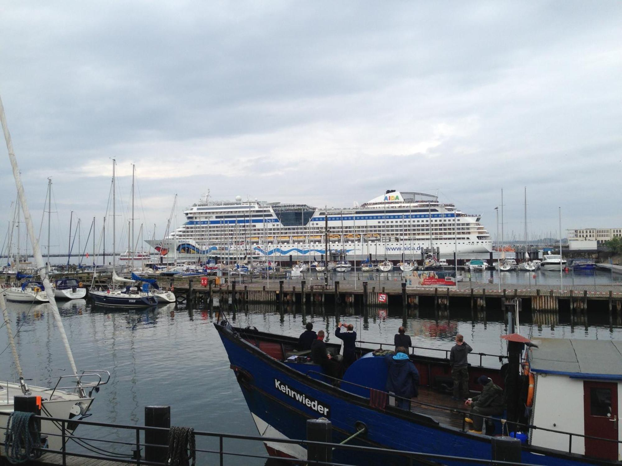 Exclusive Fewo In Warnemuende, 150M To The Beach, 2 Bathrooms, 2 Bedrooms, Sauna, Wifi And Much More. Rostock Eksteriør bilde